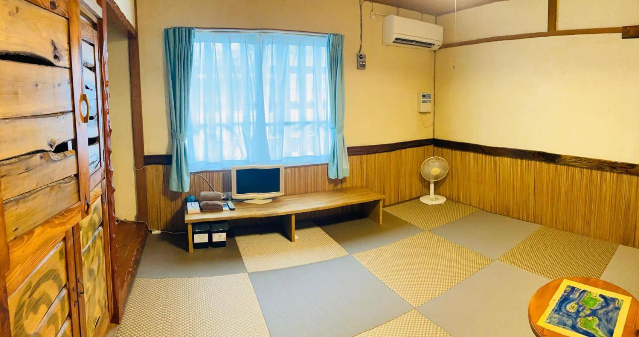 ペンションやいま日和 Hotel Ishigaki  Bagian luar foto