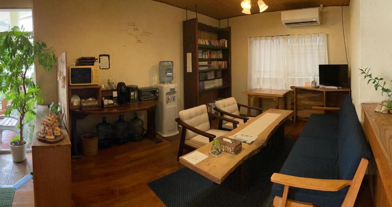 ペンションやいま日和 Hotel Ishigaki  Bagian luar foto