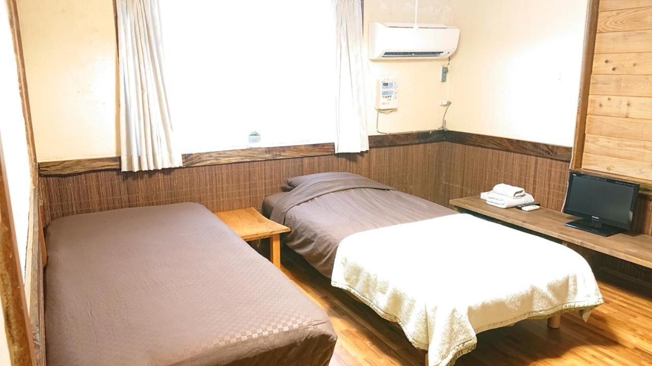 ペンションやいま日和 Hotel Ishigaki  Bagian luar foto